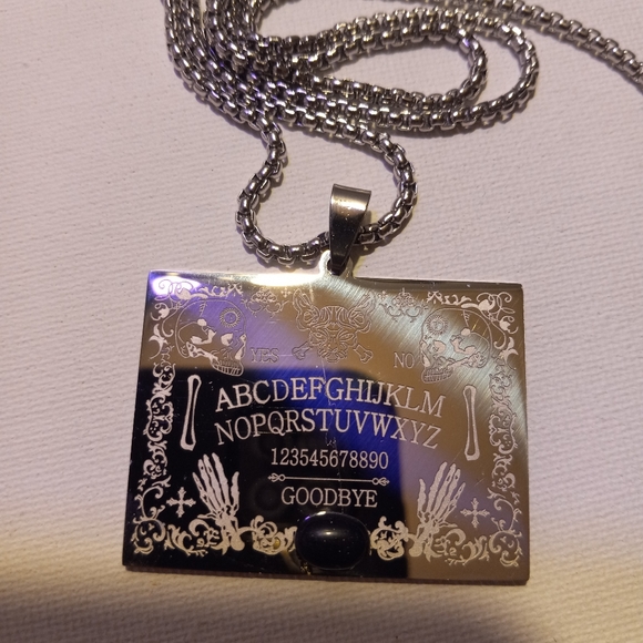 Ouija board necklace - Picture 7 of 8